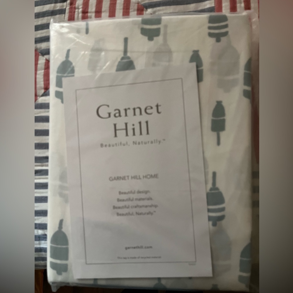 New Garnet Hill King duvet cover and 2 shams. Darling buoy print